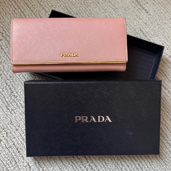 2 PRADA WALLETS!! 100% Authentic w/ Prada Gift Boxes Pink & Black RARE!! - Picture 8 of 14